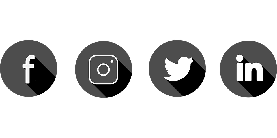 Logos der Social Media Kanäle Facebook, Twitter, Instagram und YouTube